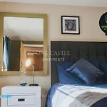 Exclusive Deals L Free Parking I Short Term L Sleeps Up To 6 L 3 Bed & 2 Bath I One Castle Short-lets And Serviced Daire *