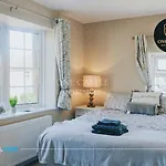 Exclusive Deals L Free Parking I Short Term L Sleeps Up To 6 L 3 Bed & 2 Bath I One Castle Short-lets And Serviced Daire Harrogate