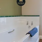 Exclusive Deals L Free Parking I Short Term L Sleeps Up To 6 L 3 Bed & 2 Bath I One Castle Short-lets And Serviced *