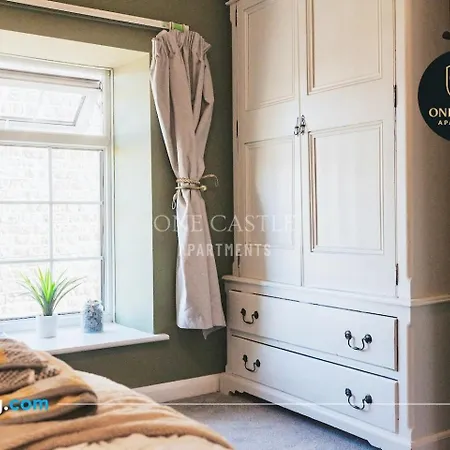 Exclusive Deals L Free Parking I Short Term L Sleeps Up To 6 L 3 Bed & 2 Bath I One Castle Short-lets And Serviced