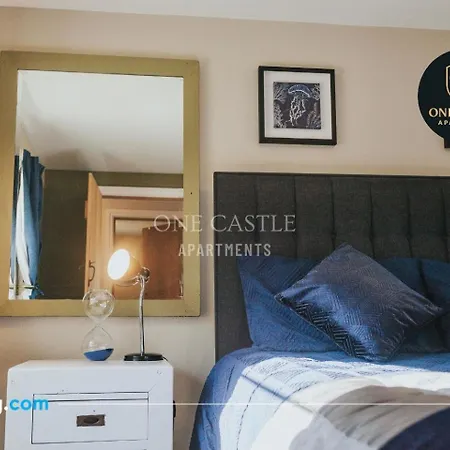 Exclusive Deals L Free Parking I Short Term L Sleeps Up To 6 L 3 Bed & 2 Bath I One Castle Short-lets And Serviced Apartment *
