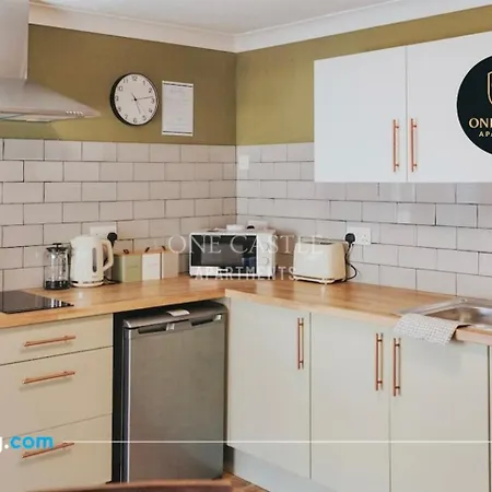Exclusive Deals L Free Parking I Short Term L Sleeps Up To 6 L 3 Bed & 2 Bath I One Castle Short-lets And Serviced * Harrogate