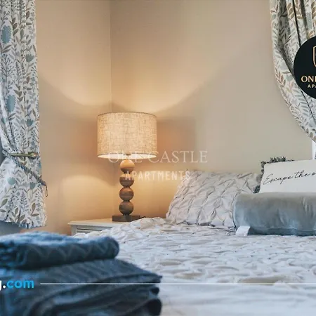 Summer Deals L Last-minute Specials L Free Parking I Short Term L Garden I Sleeps Up To 6 L 3 Bed & 2 Bath I One Castle Short-lets And Serviced Apartmán *