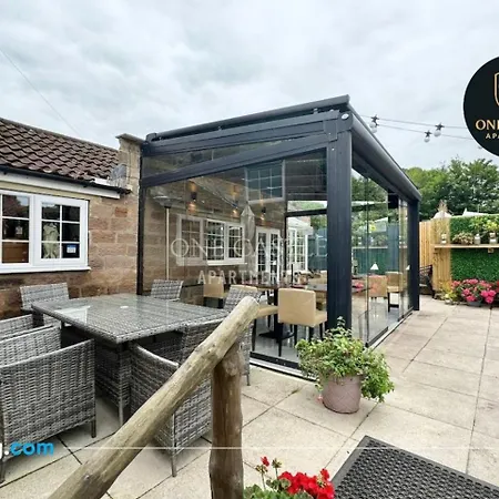 Summer Deals L Last-minute Specials L Free Parking I Short Term L Garden I Sleeps Up To 6 L 3 Bed & 2 Bath I One Castle Short-lets And Serviced Apartmán