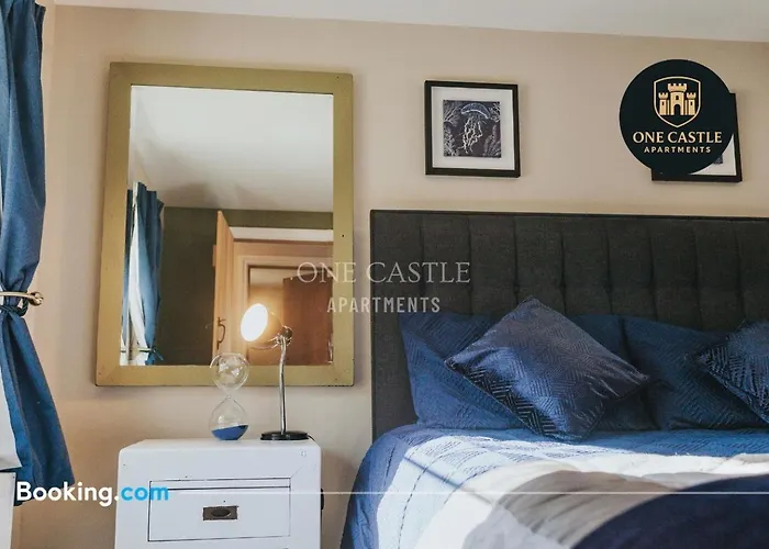 Exclusive Deals L Last-minute Specials L Free Parking I Short Term L Garden I Sleeps Up To 6 L 3 Bed & 2 Bath I One Castle Short-lets And Serviced Apartment *