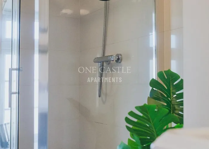 Apartment Exclusive Deals L Last-minute Specials L Free Parking I Short Term L Garden I Sleeps Up To 6 L 3 Bed & 2 Bath I One Castle Short-lets And Serviced