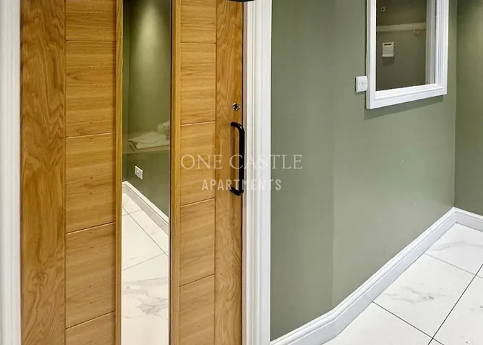 Apartment Exclusive Deals L Last-minute Specials L Free Parking I Short Term L Garden I Sleeps Up To 6 L 3 Bed & 2 Bath I One Castle Short-lets And Serviced Harrogate