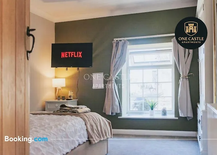 Exclusive Deals L Last-minute Specials L Free Parking I Short Term L Garden I Sleeps Up To 6 L 3 Bed & 2 Bath I One Castle Short-lets And Serviced *