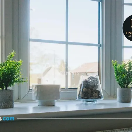 Apartman Exclusive Deals L Last-minute Specials L Free Parking I Short Term L Garden I Sleeps Up To 6 L 3 Bed & 2 Bath I One Castle Short-lets And Serviced Harrogate