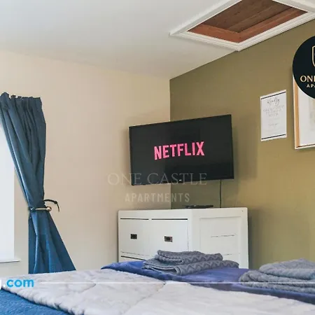 Exclusive Deals L Free Parking I Short Term L Sleeps Up To 6 L 3 Bed & 2 Bath I One Castle Short-lets And Serviced شقة